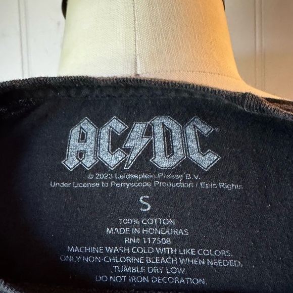 AC/DC Highway to Hell Black Tee - Picture 6 of 6